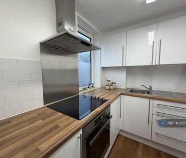 Studio to rent - Photo 6