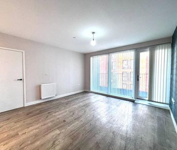 2 bedroom flat to rent - Photo 2