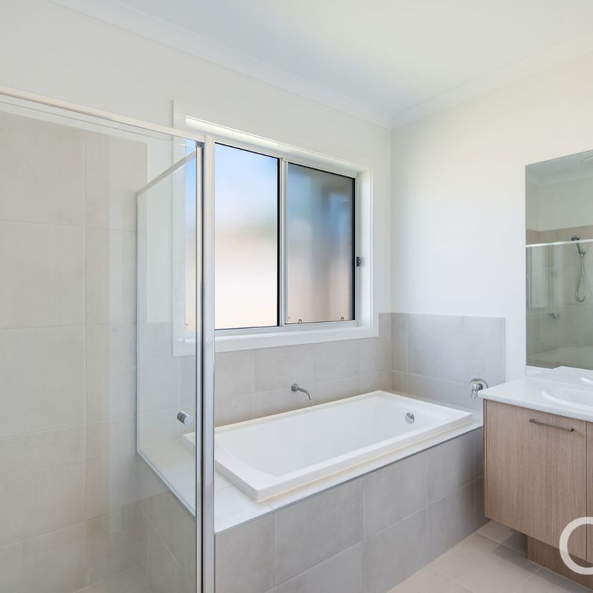 Open the Door To Brand New Luxury Between City and Sea - Photo 1