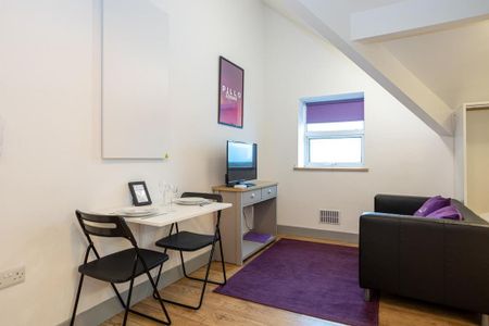 1 bedroom serviced apartment to rent - Photo 4