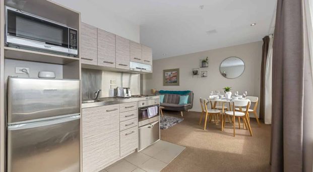 City Fringe - Fully Furnished with Panoramic Views - Photo 1