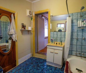 Charming Two Bedroom Terrace House! - Photo 4