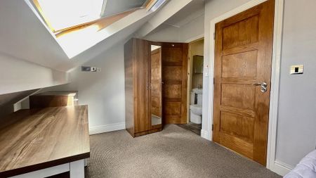 6 bedroom end of terrace house to rent - Photo 3