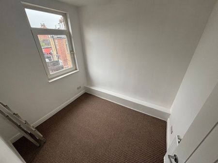 3 bed Terraced - To Let - Photo 3
