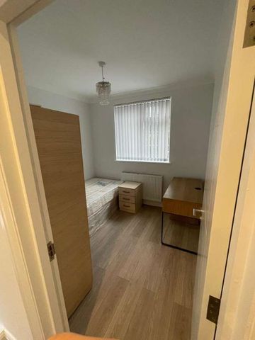 Great North Way, London, NW4 - Photo 3