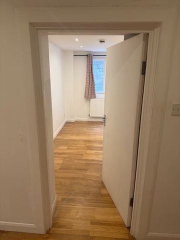 Studio Flat, Belsize Road, NW6 - Photo 4