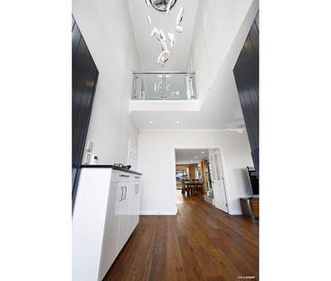 🏡 Modern Comfort in the Heart of Flat Bush - Photo 5