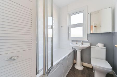 1 bedroom flat to rent - Photo 4