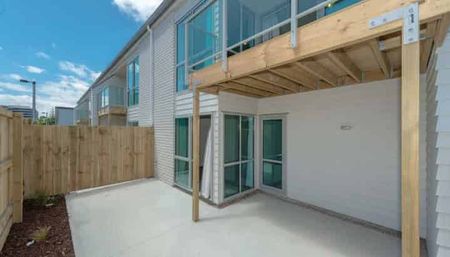 Sunny & Spacious - Photo 3