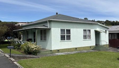 3 Bedrooms in Prime Location - Photo 5