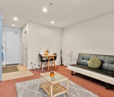 Tidy One-bedroom In the City - Photo 3