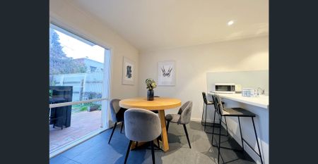 Stylish Home at Fitzroy North - Fully furnished - inspection by appointments - Photo 2