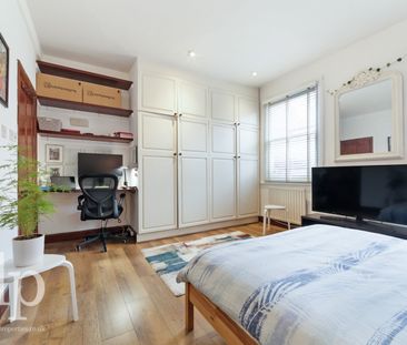 2 Bedroom Apartment, Winnett Street, London, Greater London, W1D - Photo 4