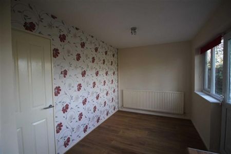 Thistlecroft, Preston - Photo 2