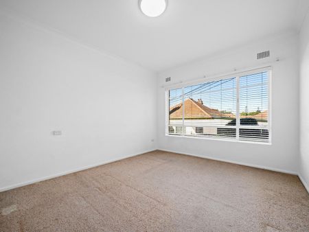 Spacious & Drenched in Natural Light - Photo 2