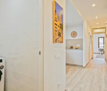 Calle de Sicília, Barcelona, Catalonia 08013 - Photo 5