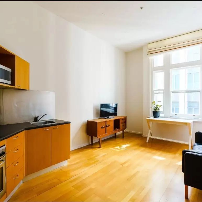 Charming & Furnished in 'The Canns' – Circa 1919 (6 month lease only) - Photo 1