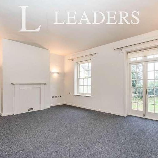 Titchfield Lane, PO17 - Photo 1