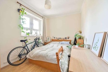 Lulworth House, Stockwell, SW8 - Photo 4