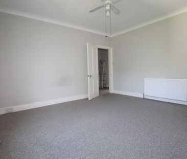 2 bed apartment to rent in Lower Park Road, Hastings, TN34 - Photo 3