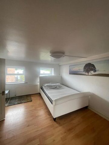 14 Seymour Street, Lisburn, BT27 4XF - Photo 5