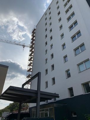 Mitte: LUXUS 3-Zi-Wohnung mit BALKON - befristet für max. 2 Jahre per 01.11.24 zu VERMIETEN - Foto 1