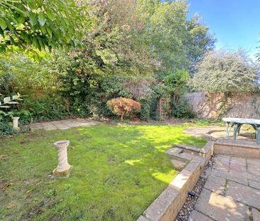 4 bedroom detached house to rent - Photo 3
