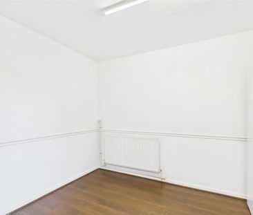 3 Bedroom - Photo 2