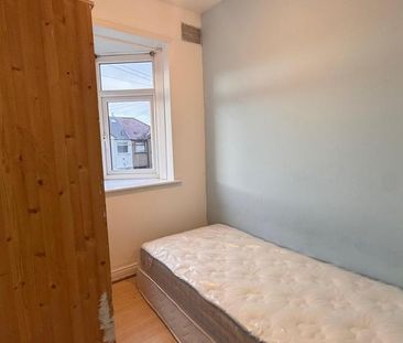 4 bedroom terraced house to rent - Photo 1