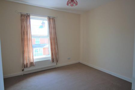 2 bedroom end of terrace house to rent - Photo 5