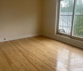 For Lease - 220 Bloor Street, Oshawa, Ontario - Photo 4