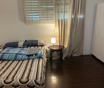 For Lease - 15 Yarmouth Court, Hamilton, Ontario - Photo 1