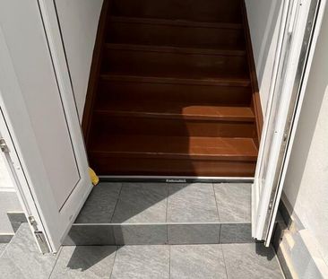 neuwertige, sanierte 2 Raum Wohnung im EG mit Terrasse. - Photo 5