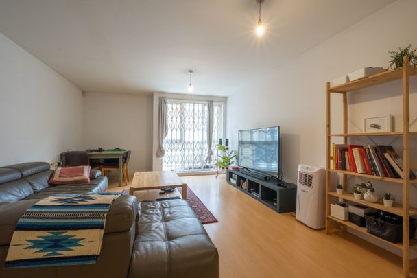 2 Bed Flat, Turin Street, E2 - Photo 1