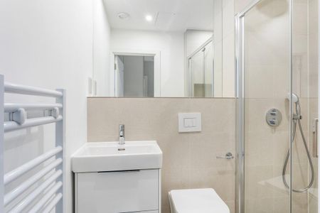 Flat to rent - Photo 2