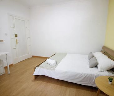 Carrer del Cinca, Barcelona, Catalonia 08030 - Photo 4