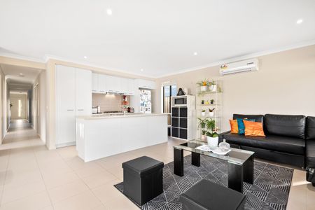 14 Mulligan Circuit, Officer VIC 3809 - House For Rent | Domain - Photo 2