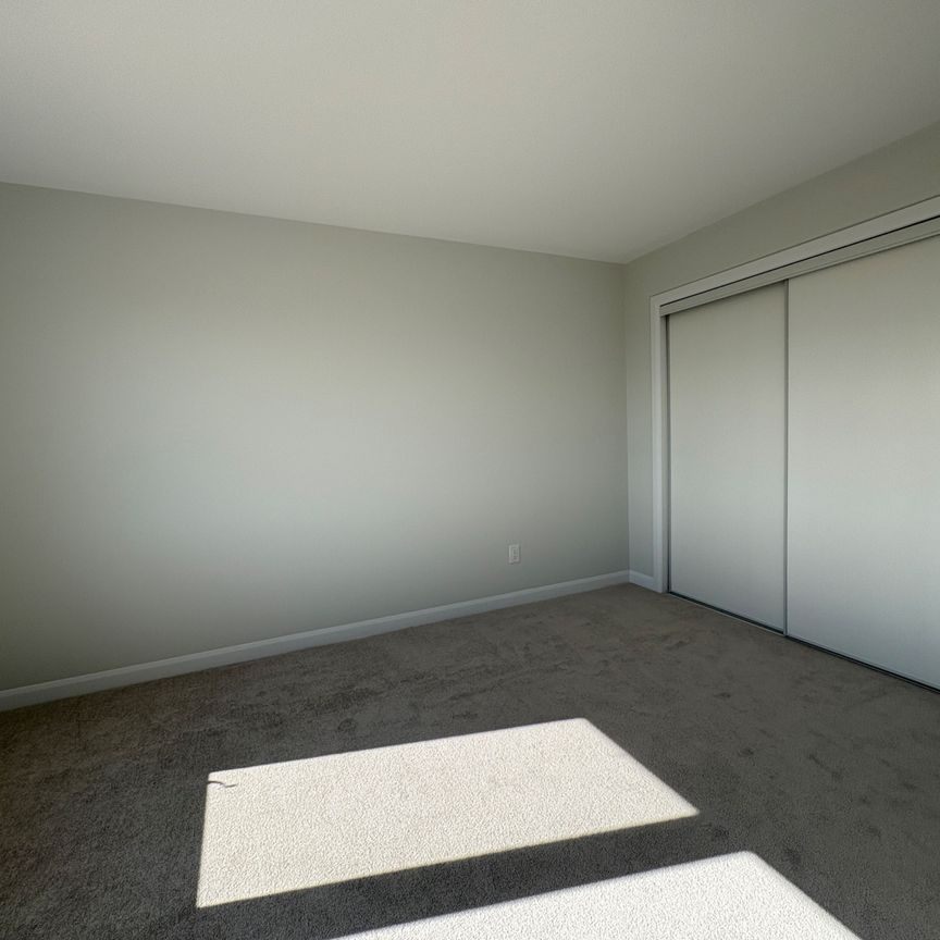 For Lease - 1001 Glenroy Gilbert Drive Unit# 18, Barrhaven, Ontario - Photo 1
