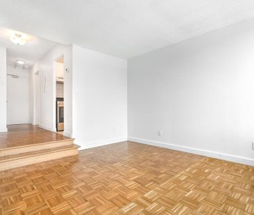 Studio Bedroom - 2100 Boulevard De Maisonneuve Ouest, Montréal - Photo 1