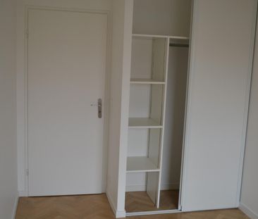 location Appartement T3 DE 60.5m² À VELIZY-VILLACOUBLAY - Photo 2