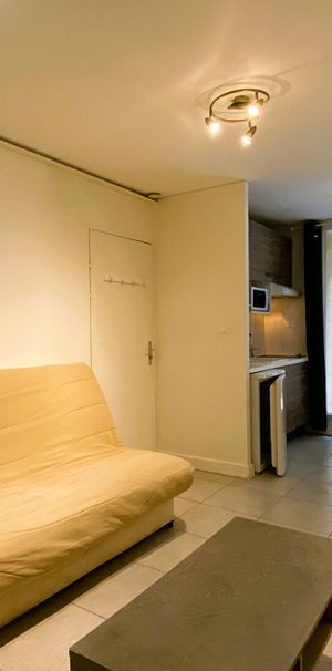 Location Appartement 1 pièce 25m² - Photo 1
