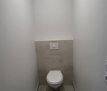 Location Appartement 2 pièces 43m² DECINES CHARPIEU 69150 - Photo 4