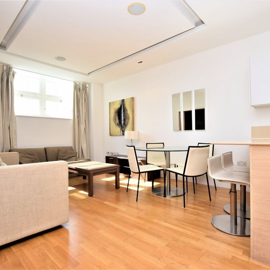 Flat to rent - Camberwell Grove, London, SE5 - Photo 1