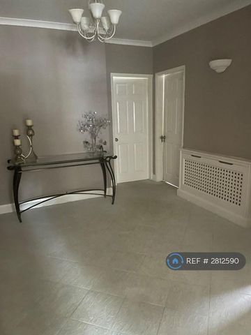 3 bedroom detached house to rent - Photo 2