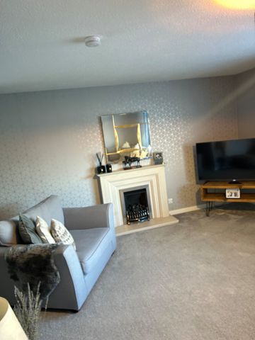 3 bedroom detached house to rent - Photo 2