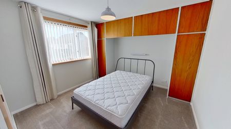 2 bedroom semi-detached bungalow to rent - Photo 3