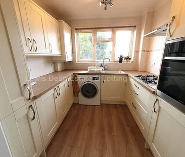 Lytchett Matravers Two Bedroom Flat With Garage, BH16 - Photo 2