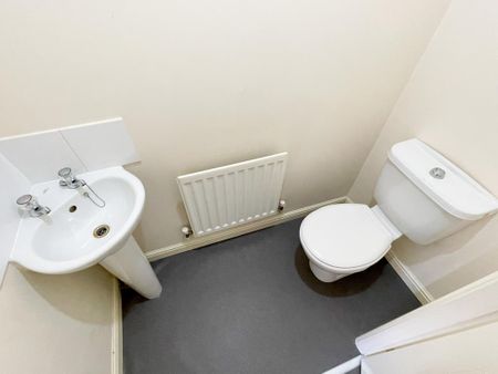 2 bedroom semi-detached house to rent - Photo 4