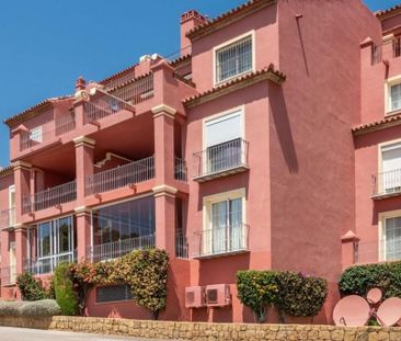 2 bedroom luxury Apartment for rent in Benahavís, Spain - Photo 1