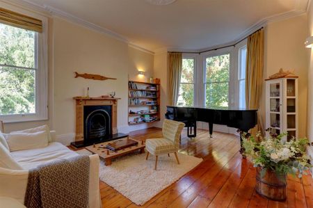 6 bedroom detached house to rent - Photo 4